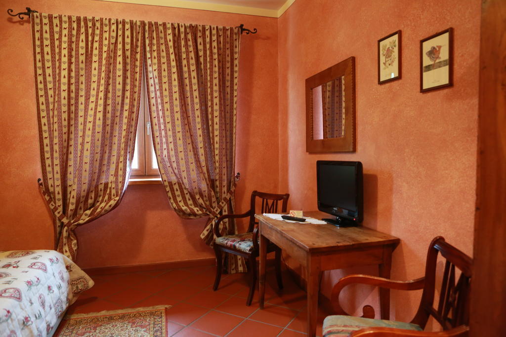 Agriturismo La Virginia Villa Revello Dış mekan fotoğraf
