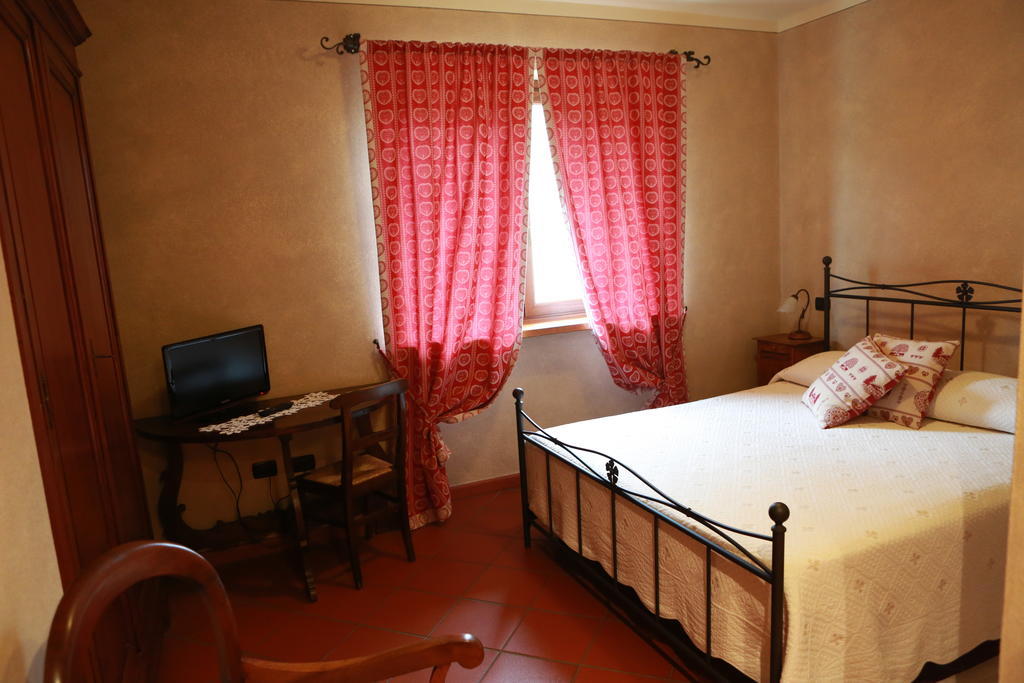 Agriturismo La Virginia Villa Revello Dış mekan fotoğraf