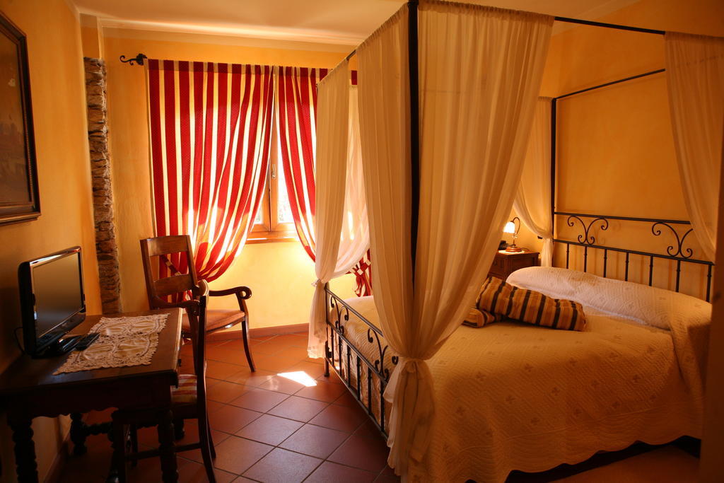 Agriturismo La Virginia Villa Revello Oda fotoğraf